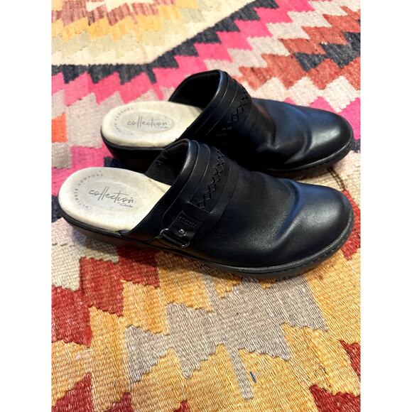 Collection by clarks Leather Black Mules/Clogs Size 9.5 - Picture 1 of 4
